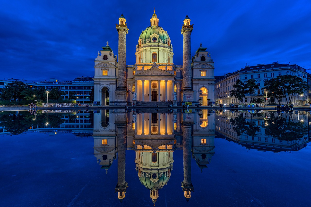 Citytrip Wenen: de Karlskirch in het donker