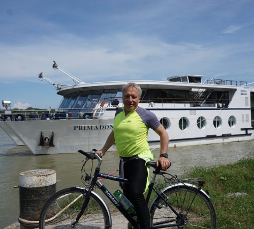 Fietsen en varen over de Donau!